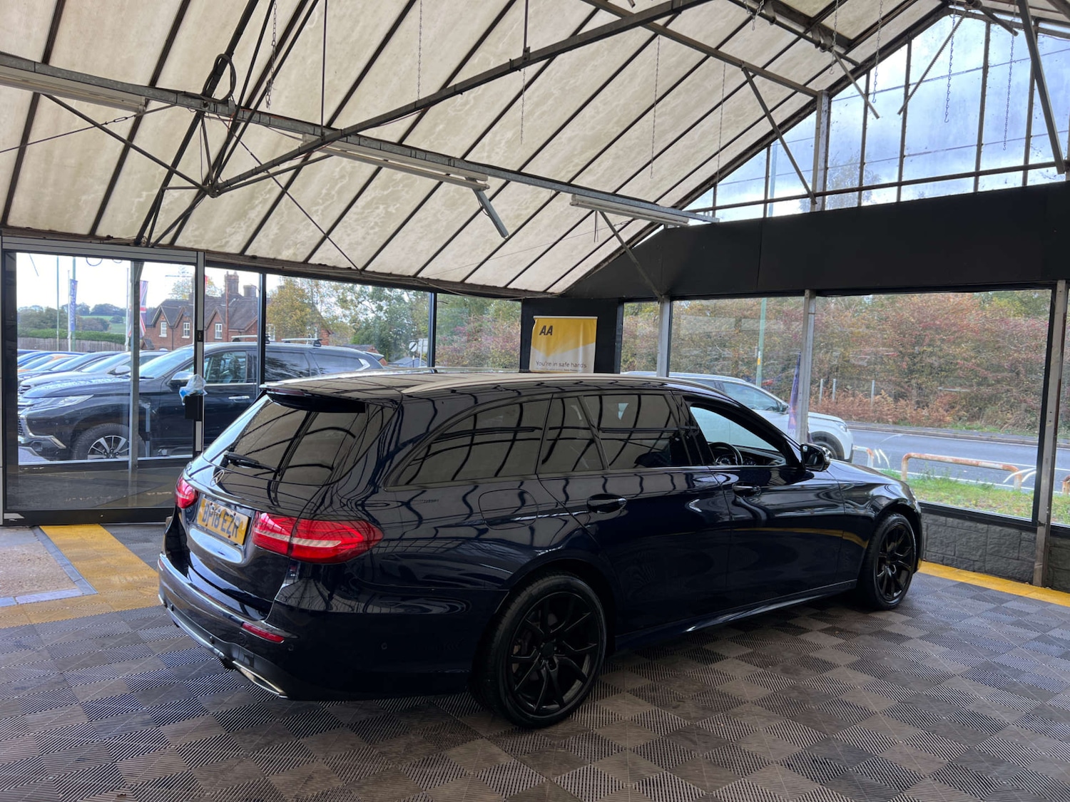 Used Mercedes-Benz E Class 2018 for sale - 76412611: Photo 7