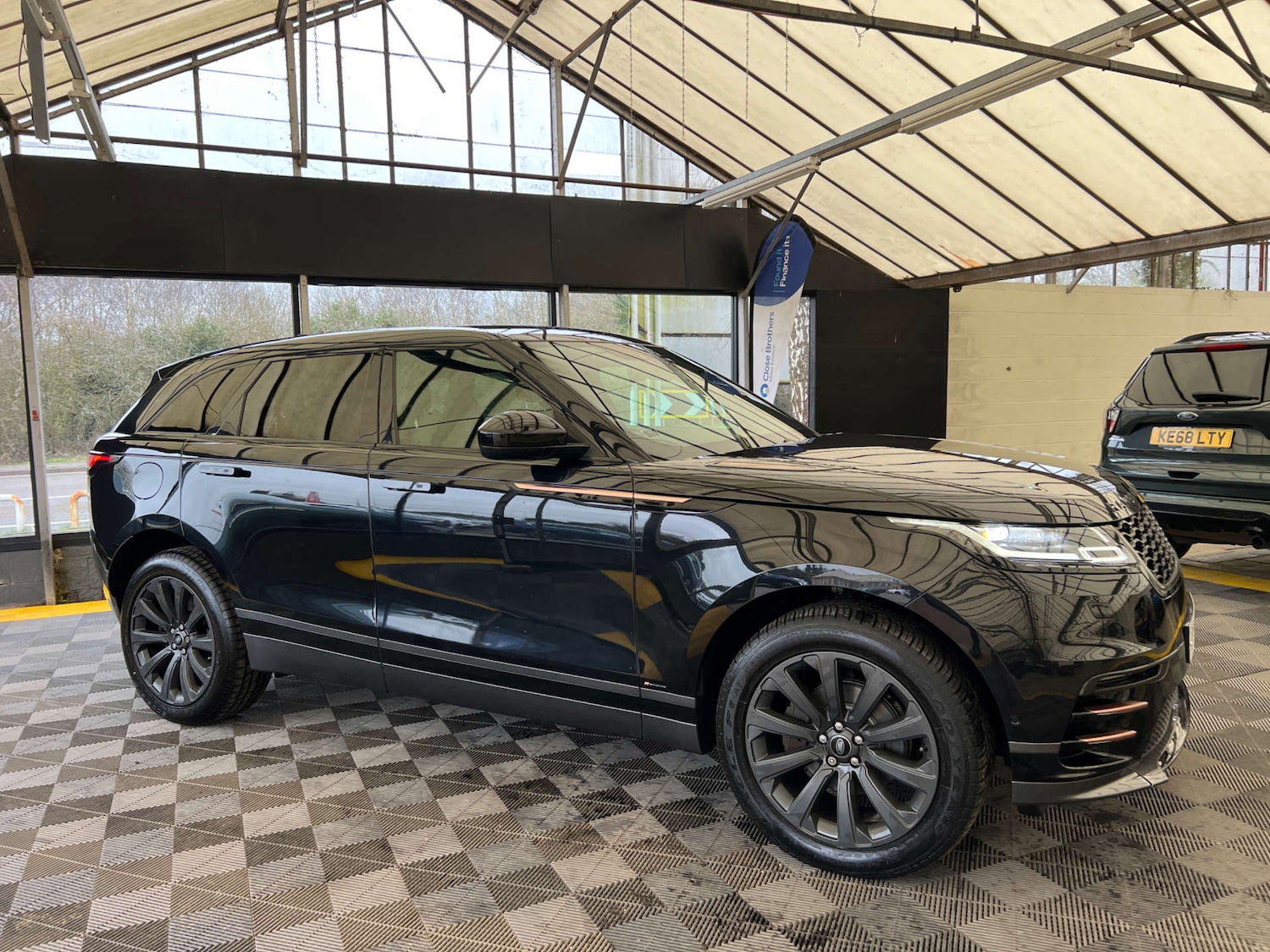 Used Land Rover Range Rover Velar 2018 for sale - 77789087: Photo 3