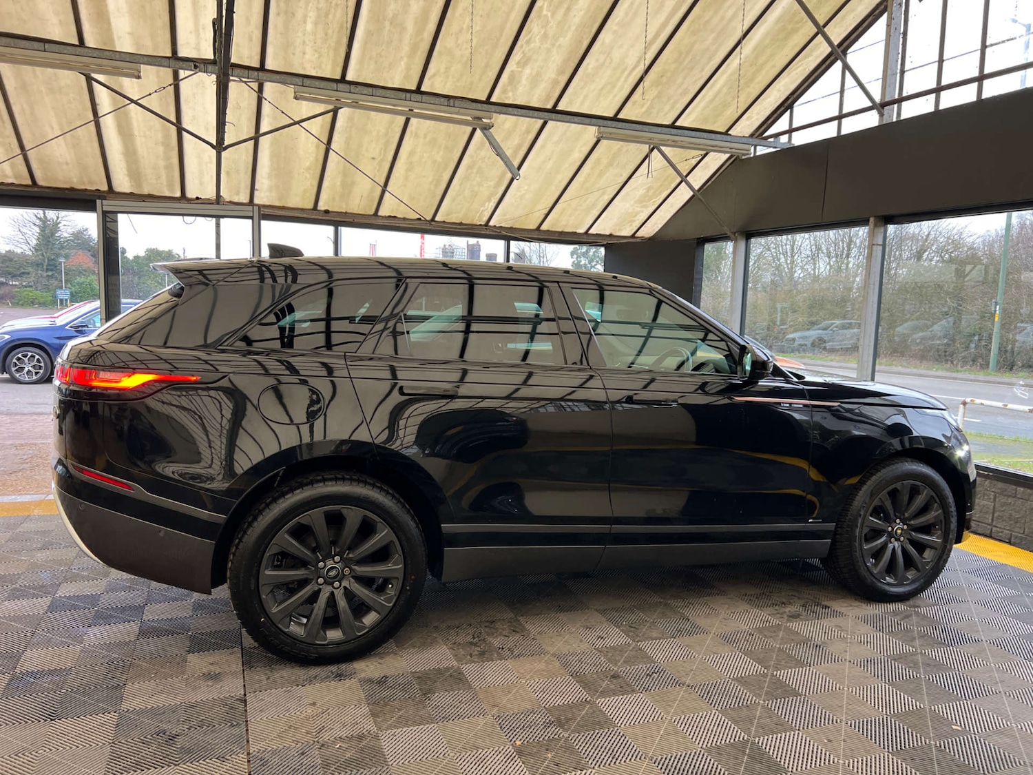 Used Land Rover Range Rover Velar 2018 for sale - 77789087: Photo 9