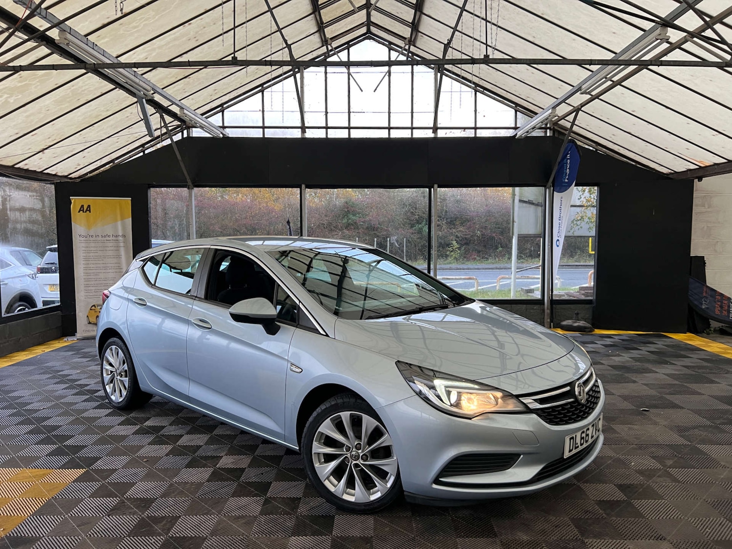 Used Vauxhall Astra 2016 for sale - 76541315: Photo 1