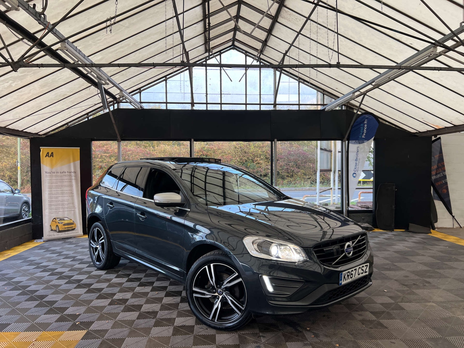 Used Volvo XC60 2017 for sale - 76339964: Photo 1
