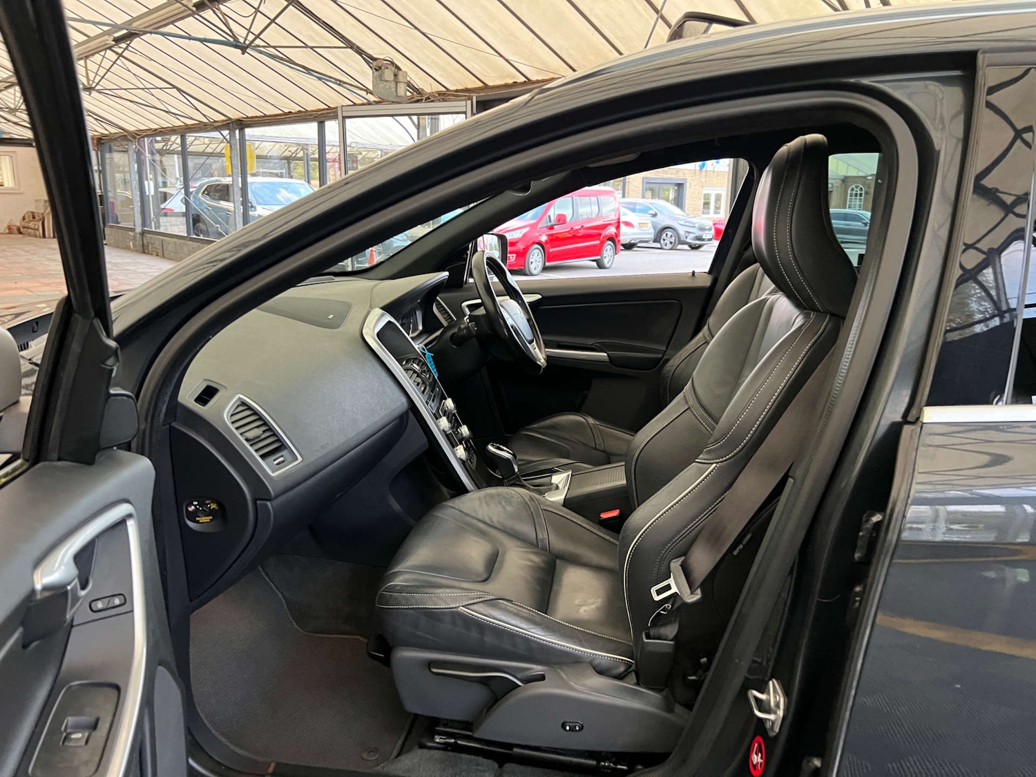 Used Volvo XC60 2017 for sale - 76339964: Photo 24