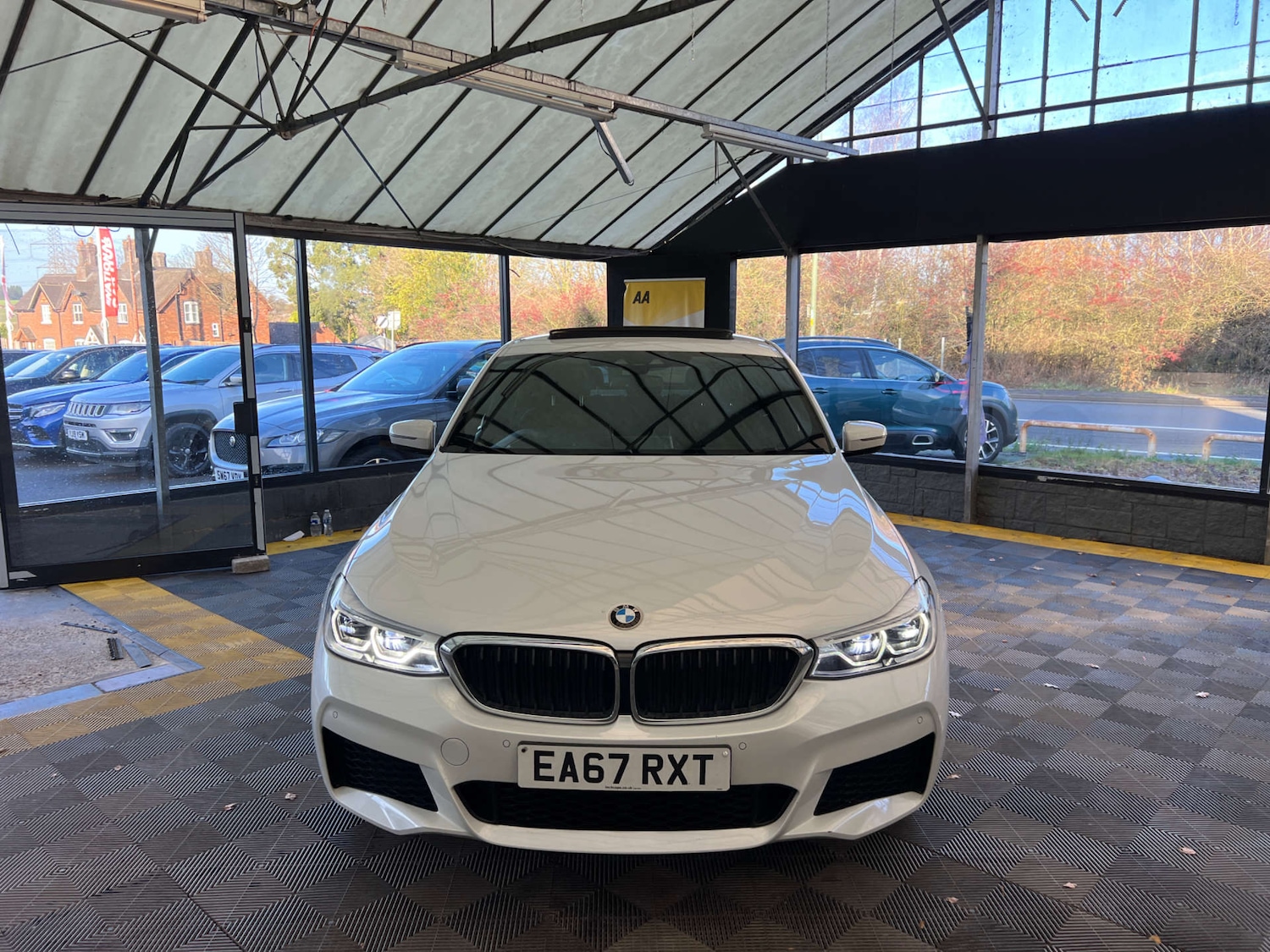 Used BMW 6 Series 2017 for sale - 77112884: Photo 2