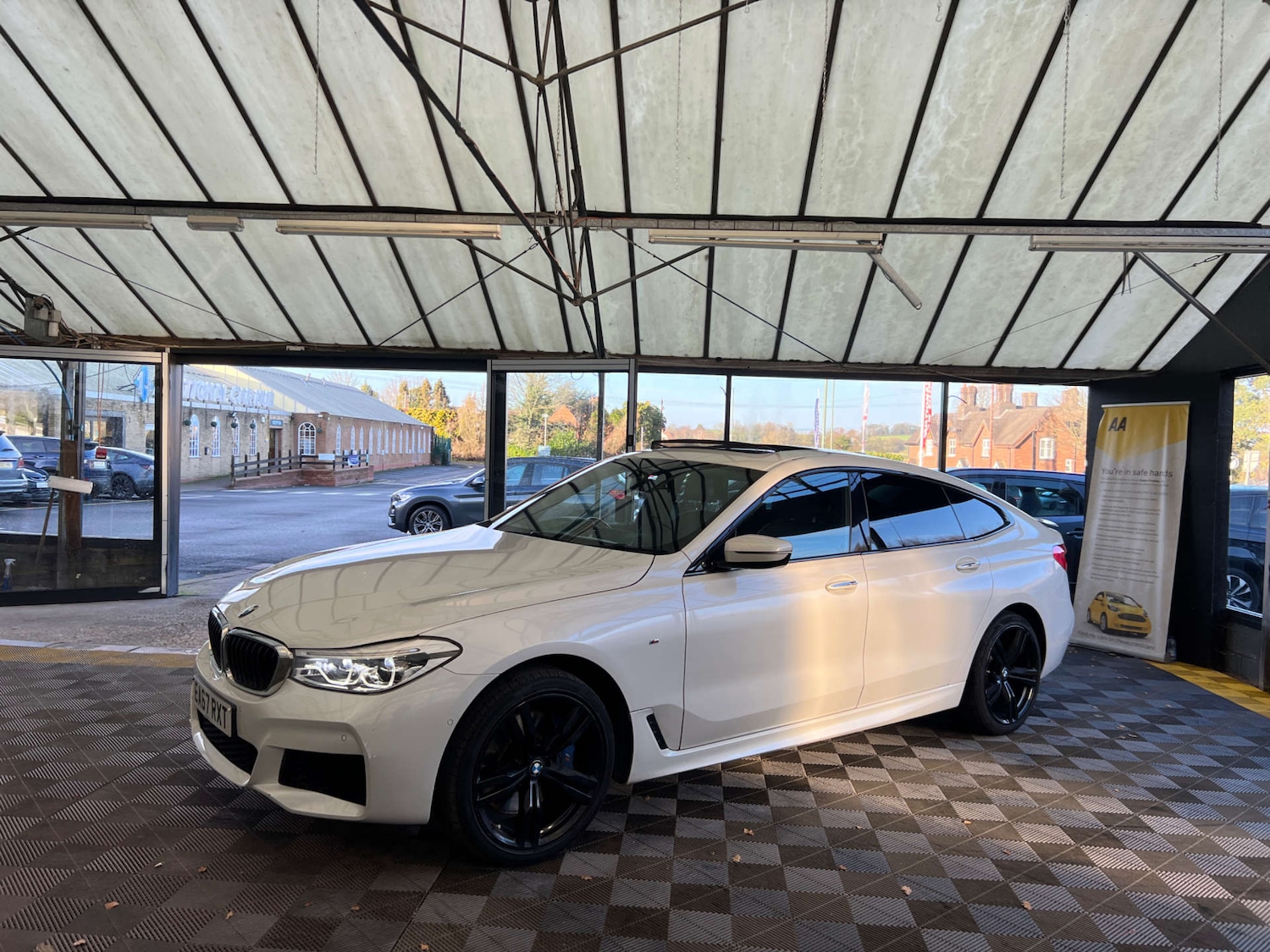 Used BMW 6 Series 2017 for sale - 77112884: Photo 3