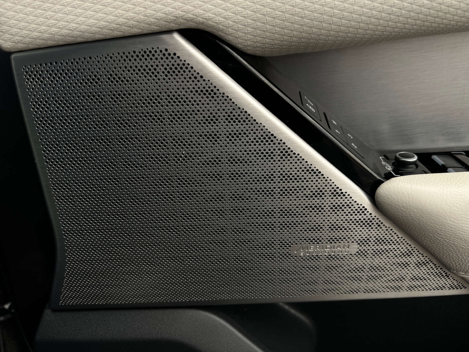 Used Land Rover Range Rover Velar 2018 for sale - 77896029: Photo 11