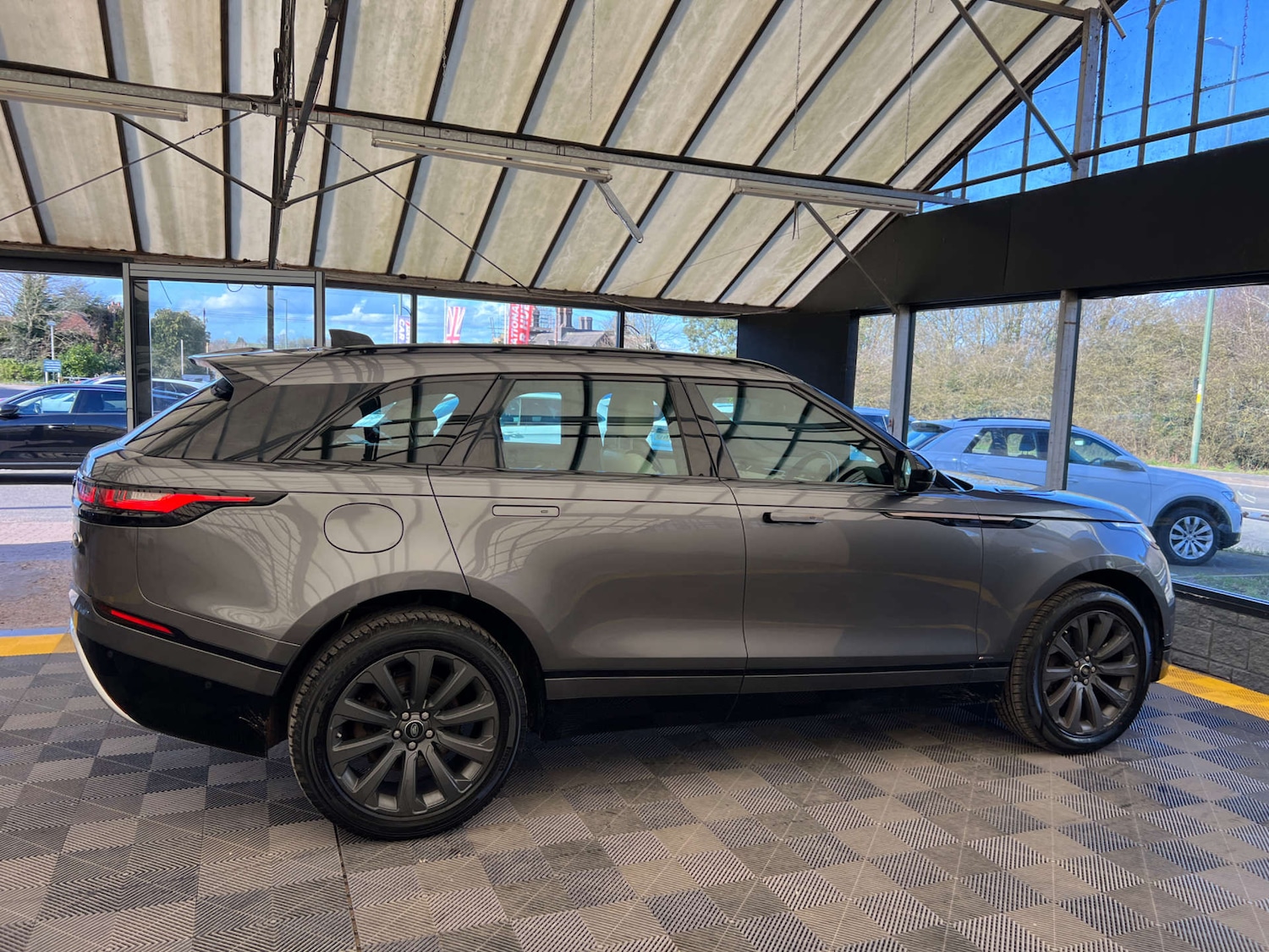 Used Land Rover Range Rover Velar 2018 for sale - 77896029: Photo 7