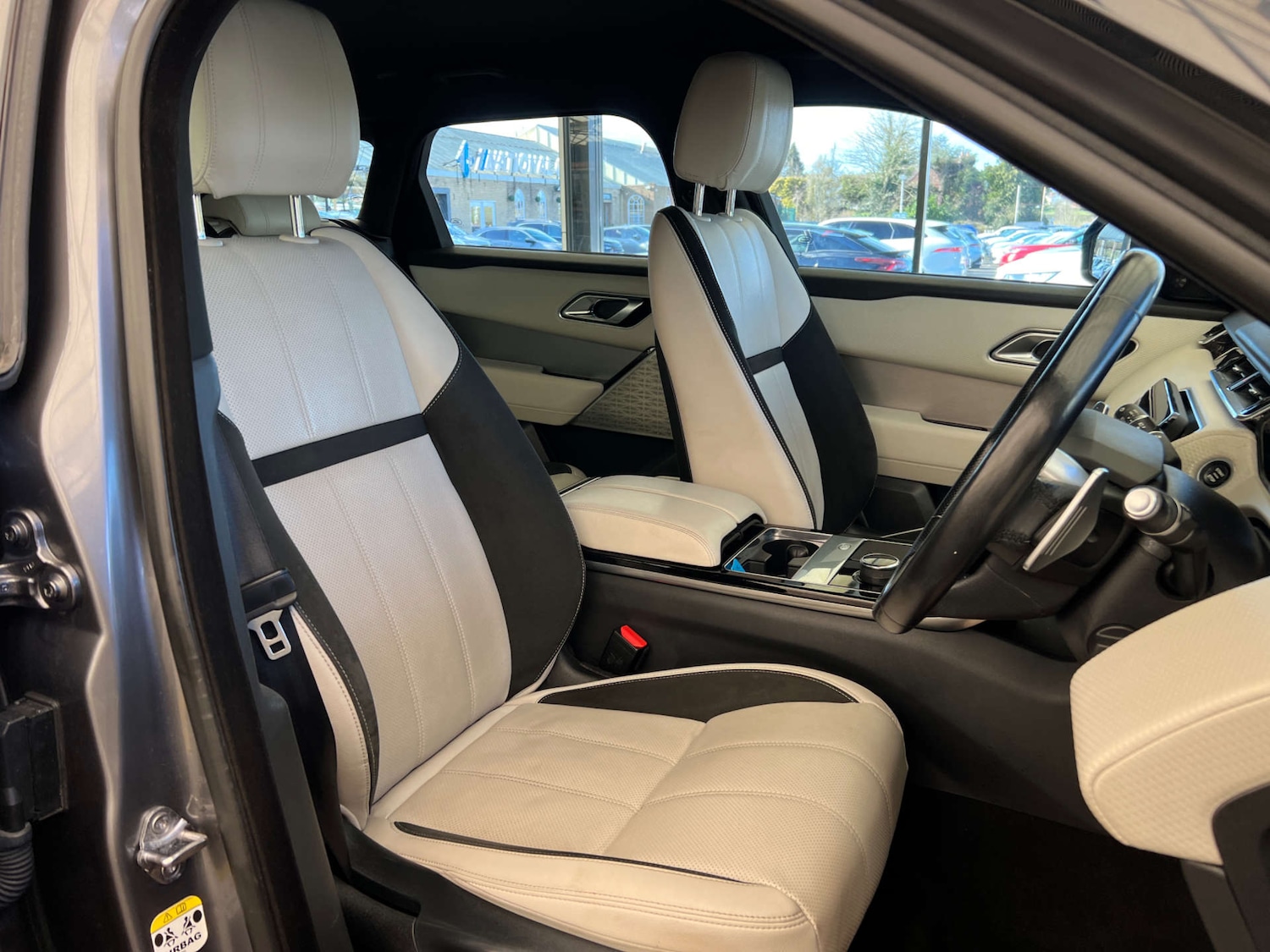 Used Land Rover Range Rover Velar 2018 for sale - 77896029: Photo 8