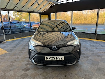 Used Toyota C-HR 2023 for sale - 77704368: Photo