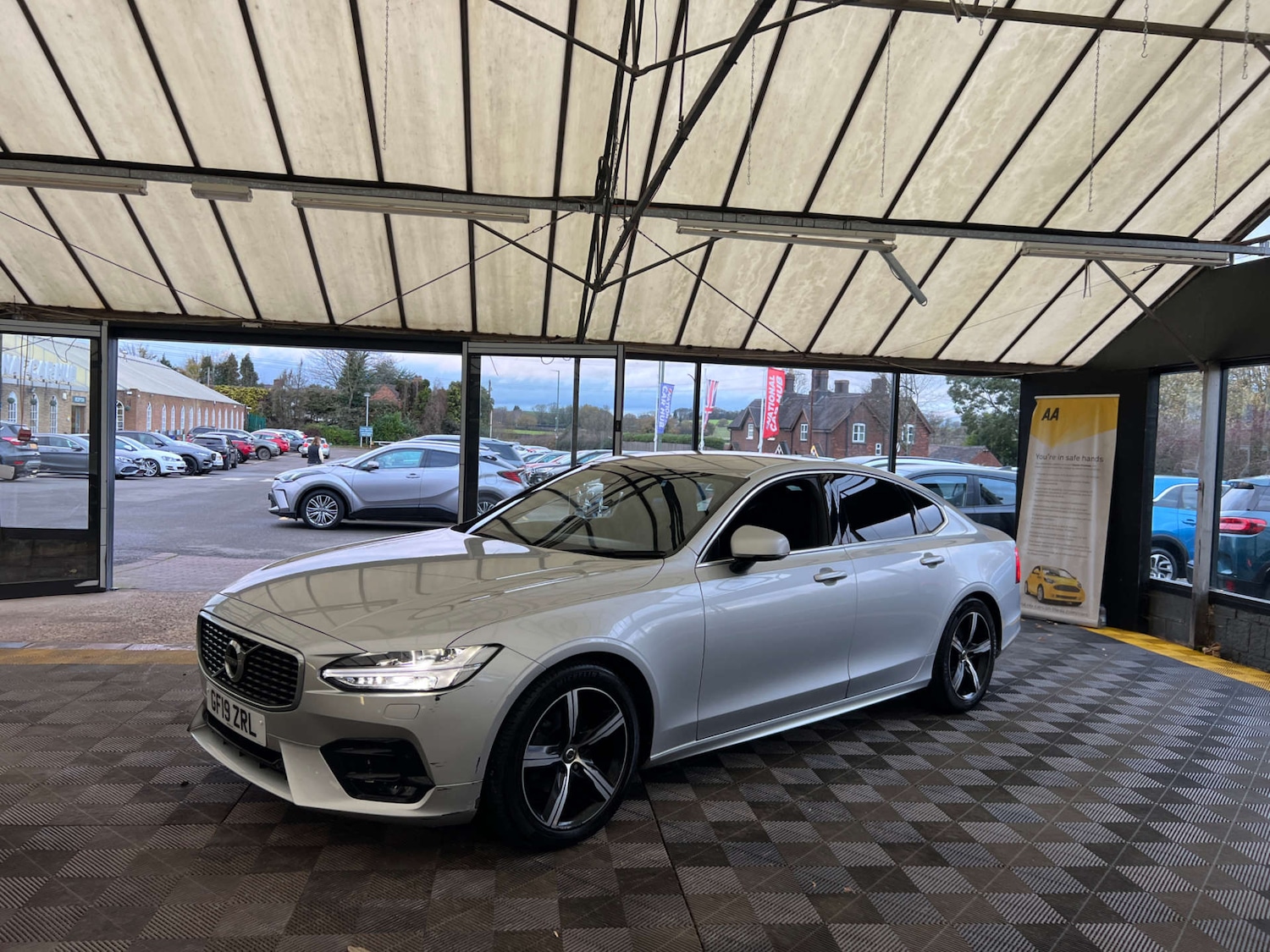 Used Volvo S90 2019 for sale - 77792537: Photo 4