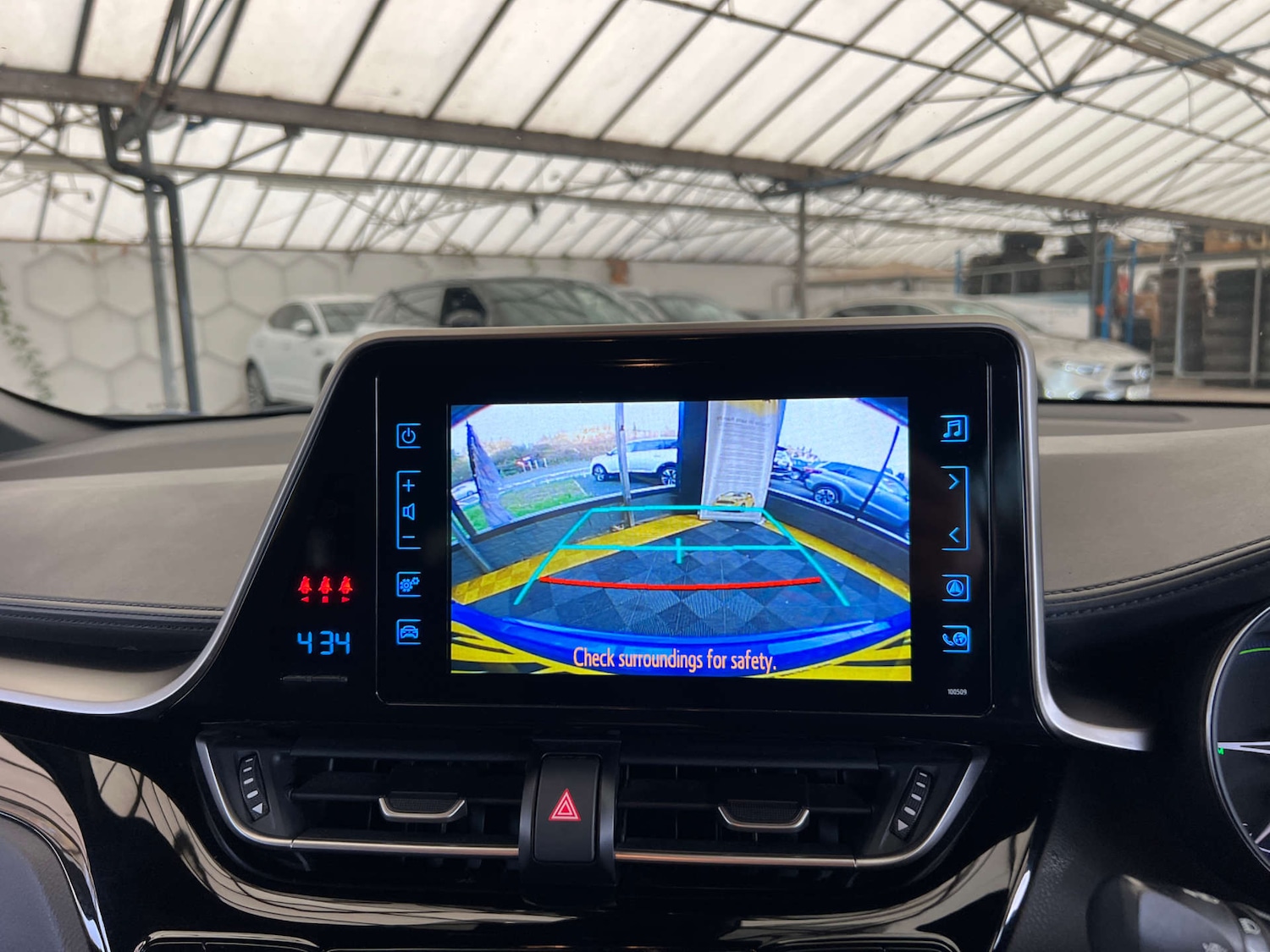 Used Toyota C-HR 2019 for sale - 76483205: Photo 18