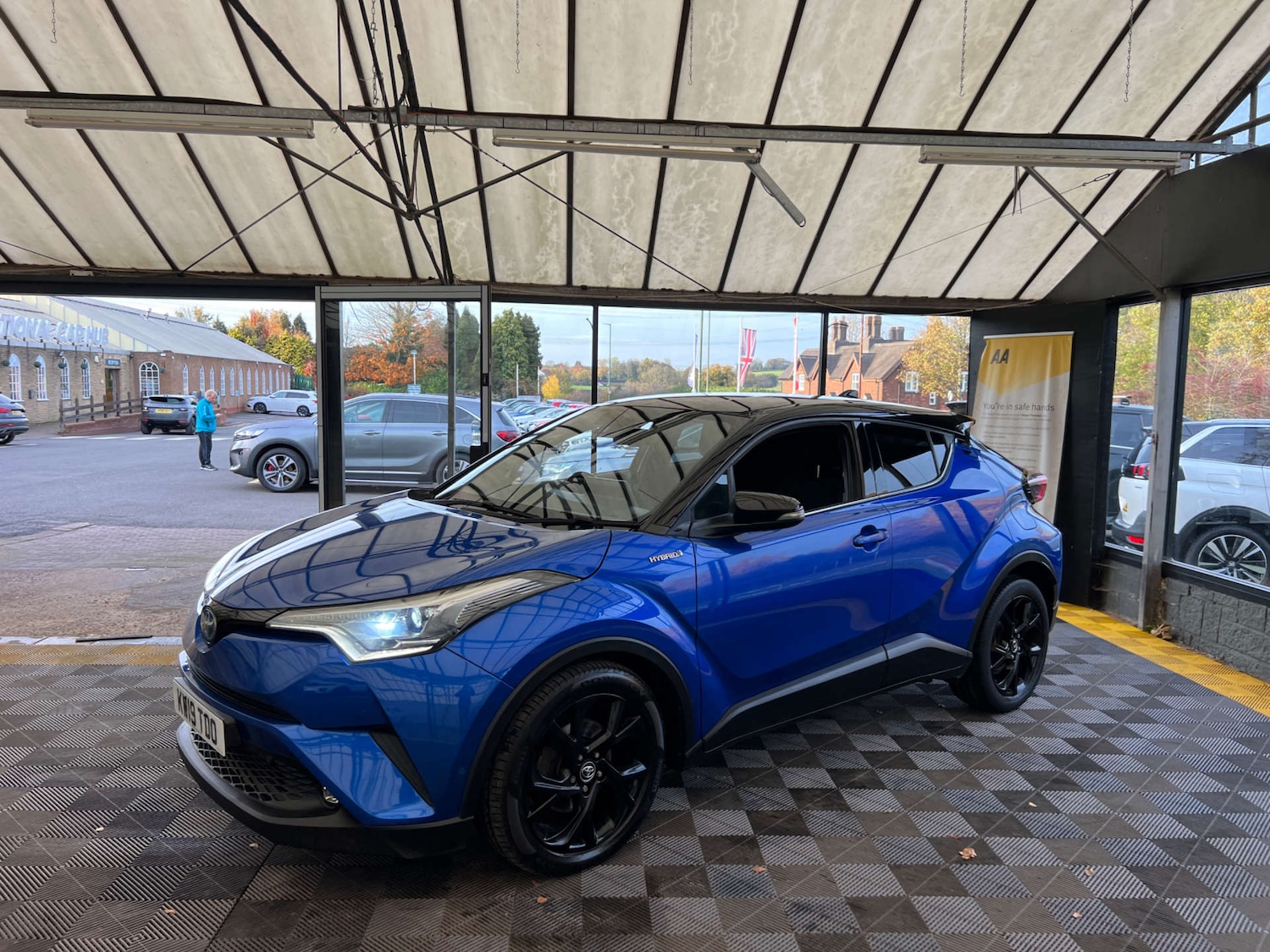 Used Toyota C-HR 2019 for sale - 76483205: Photo 3