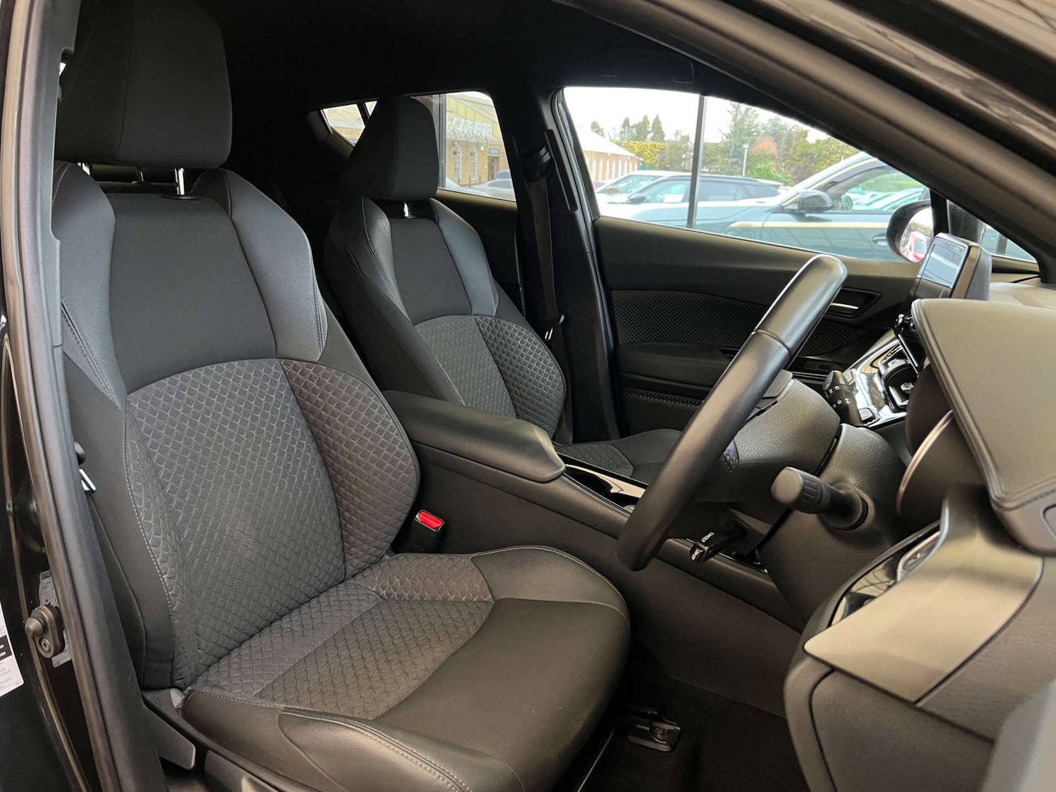 Used Toyota C-HR 2022 for sale - 78064618: Photo 11