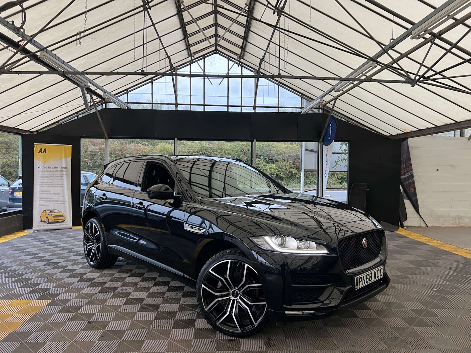 Used Jaguar F-Pace 2018 for sale - 76097143: Photo 1