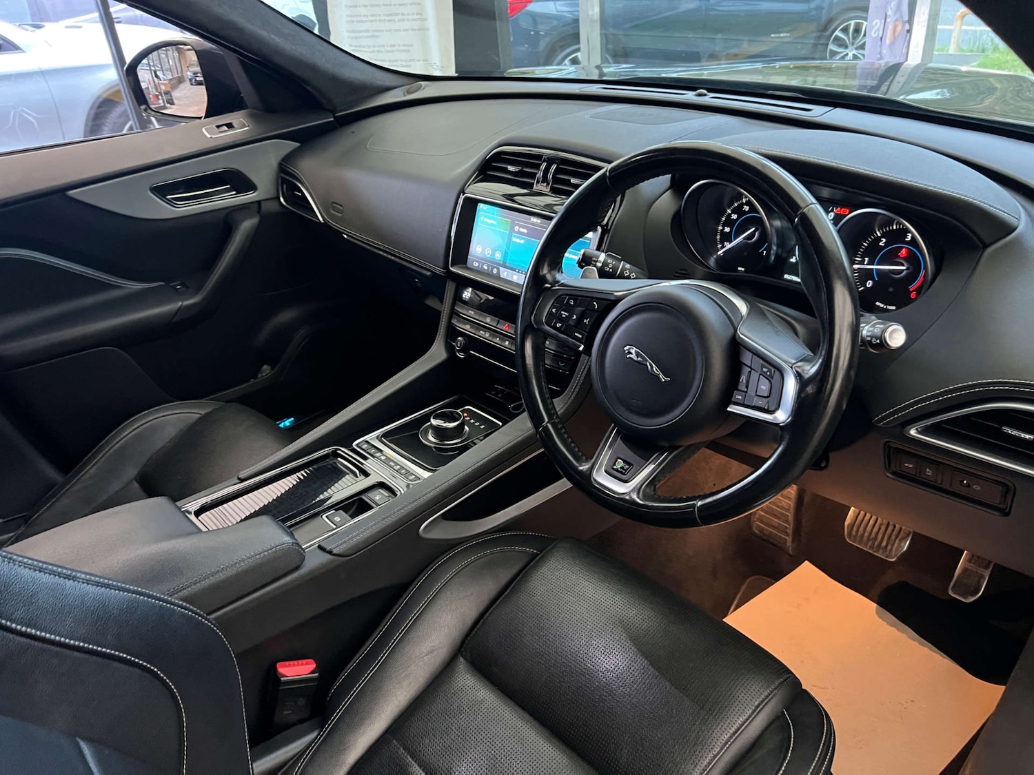 Used Jaguar F-Pace 2018 for sale - 76097143: Photo 12