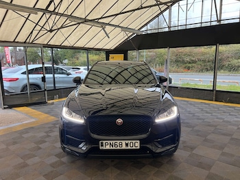 Used Jaguar F-Pace 2018 for sale - 76097143: Photo 3