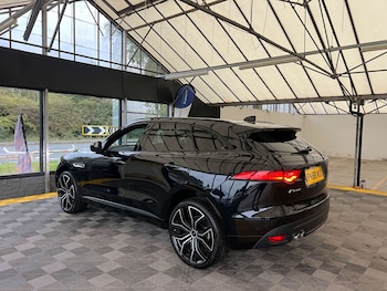Used Jaguar F-Pace 2018 for sale - 76097143: Photo 4