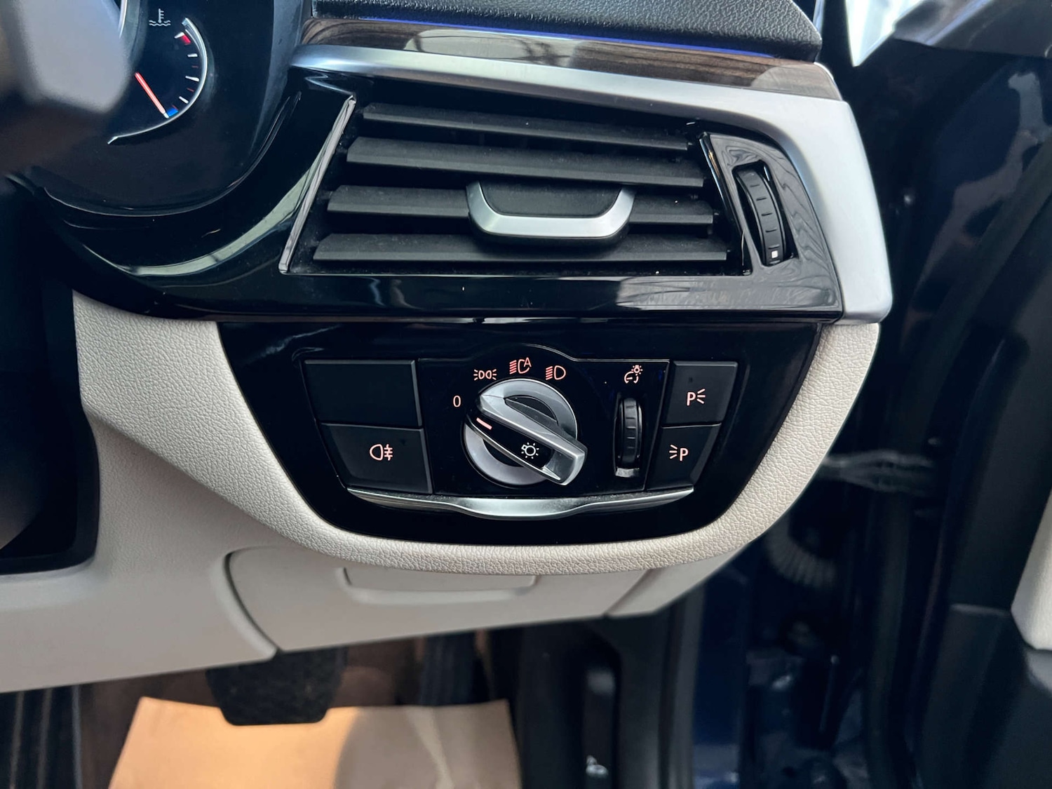 Used BMW 5 Series 2018 for sale - 76940216: Photo 16