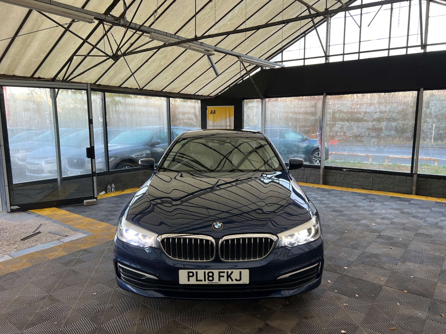 Used BMW 5 Series 2018 for sale - 76940216: Photo 2