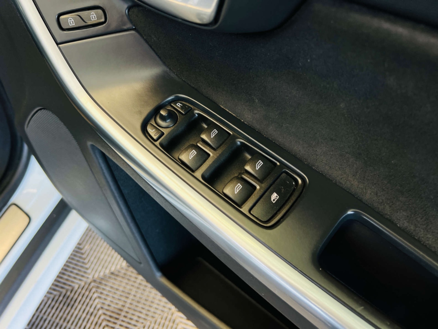 Used Volvo XC60 2017 for sale - 77578944: Photo 16