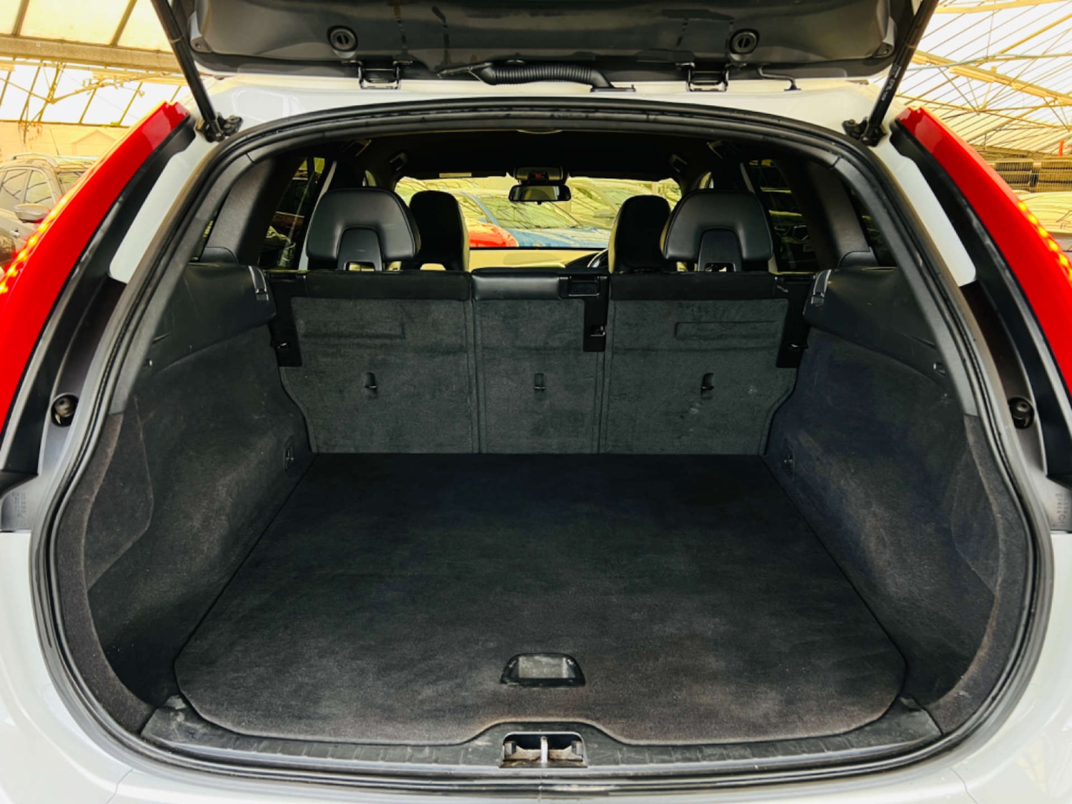 Used Volvo XC60 2017 for sale - 77578944: Photo 37