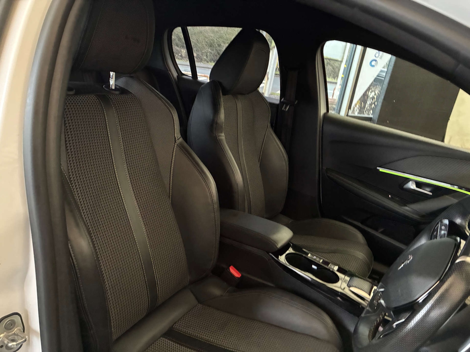 Used Peugeot 208 2023 for sale - 77189530: Photo 11