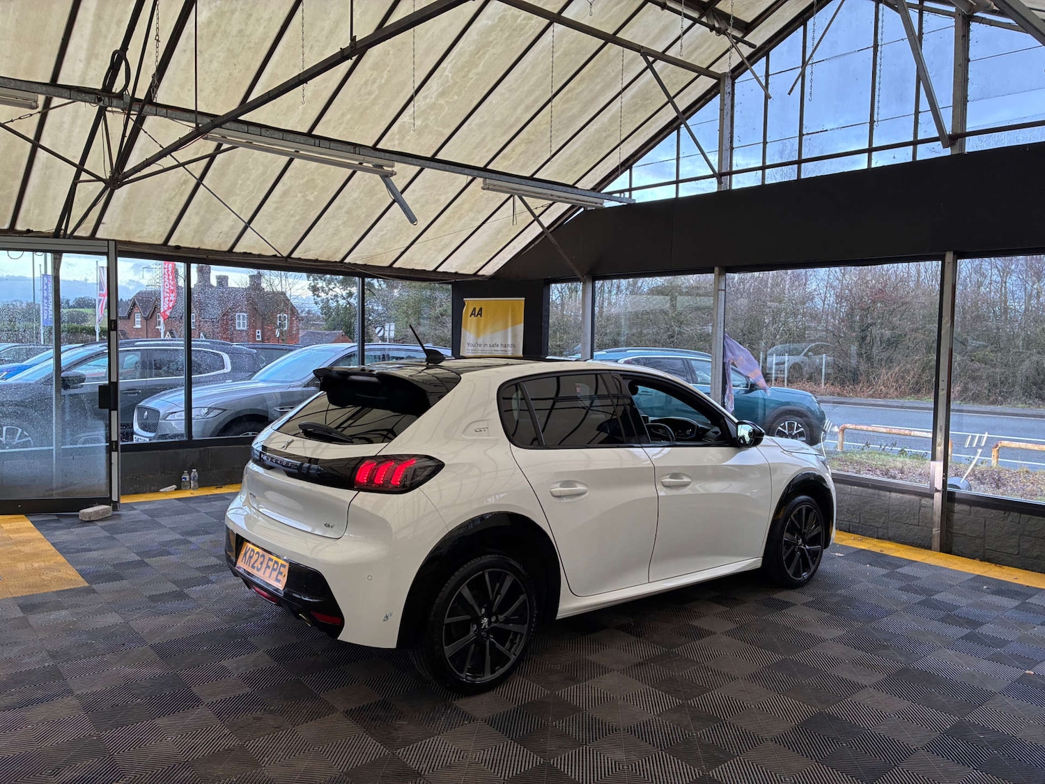 Used Peugeot 208 2023 for sale - 77189530: Photo 8