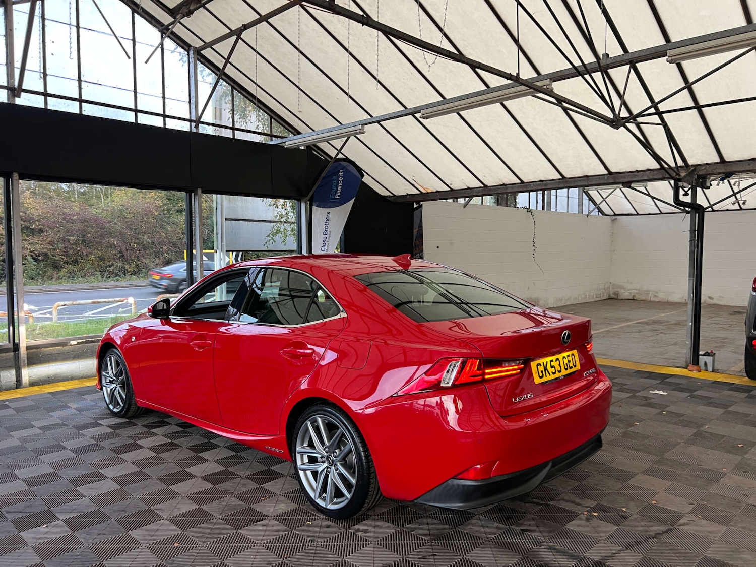 Used Lexus IS 2017 for sale - 76339961: Photo 5