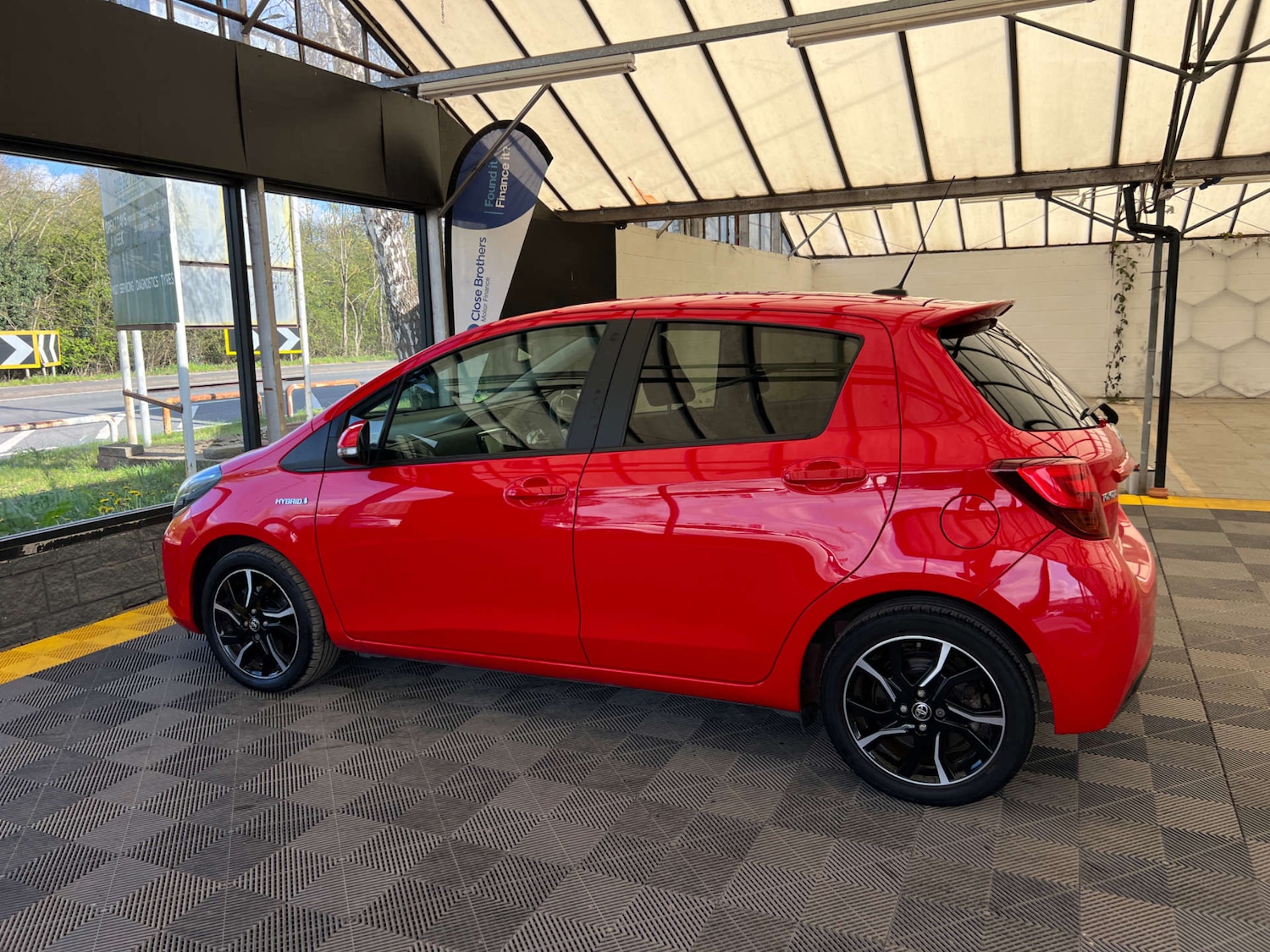 Used Toyota Yaris 2016 for sale - 78124679: Photo 4