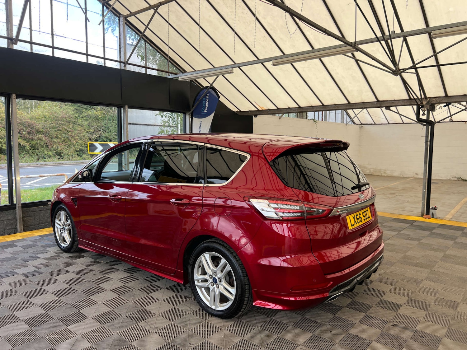 Used Ford S-Max 2016 for sale - 76343770: Photo 4