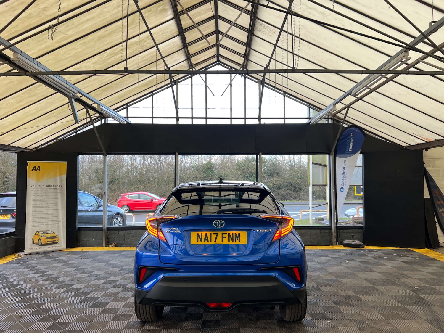 Used Toyota C-HR 2017 for sale - 77628811: Photo 8