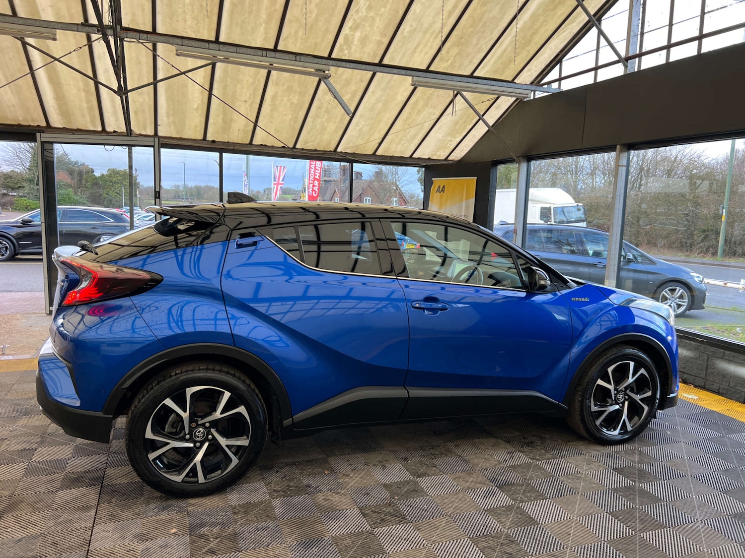 Used Toyota C-HR 2017 for sale - 77628811: Photo 9