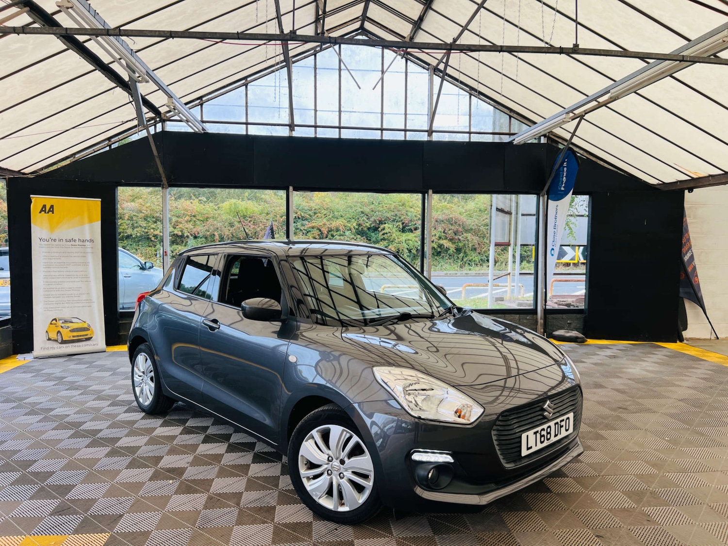 Used Suzuki Swift 2018 for sale - 76277885: Photo 1