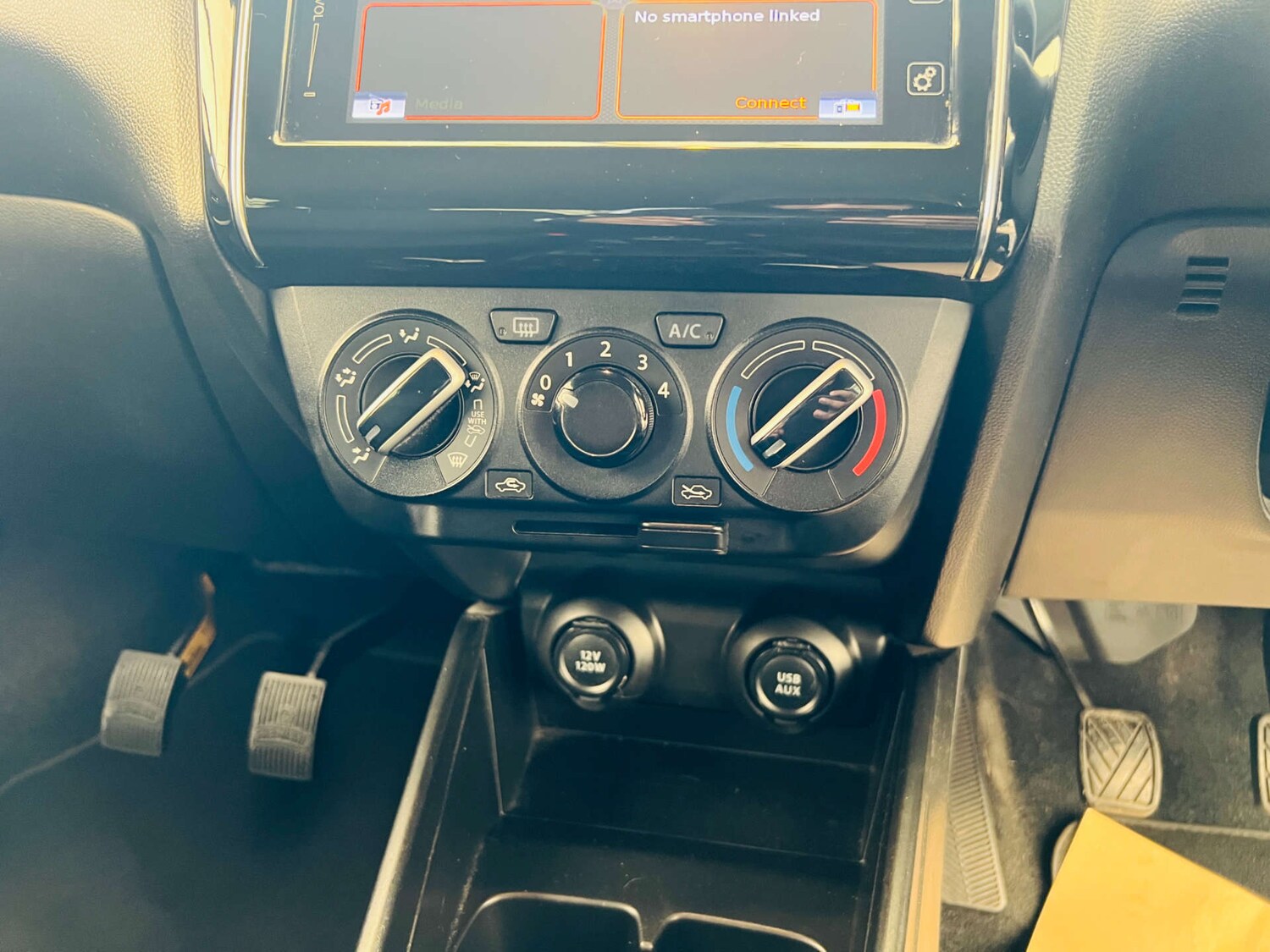 Used Suzuki Swift 2018 for sale - 76277885: Photo 21