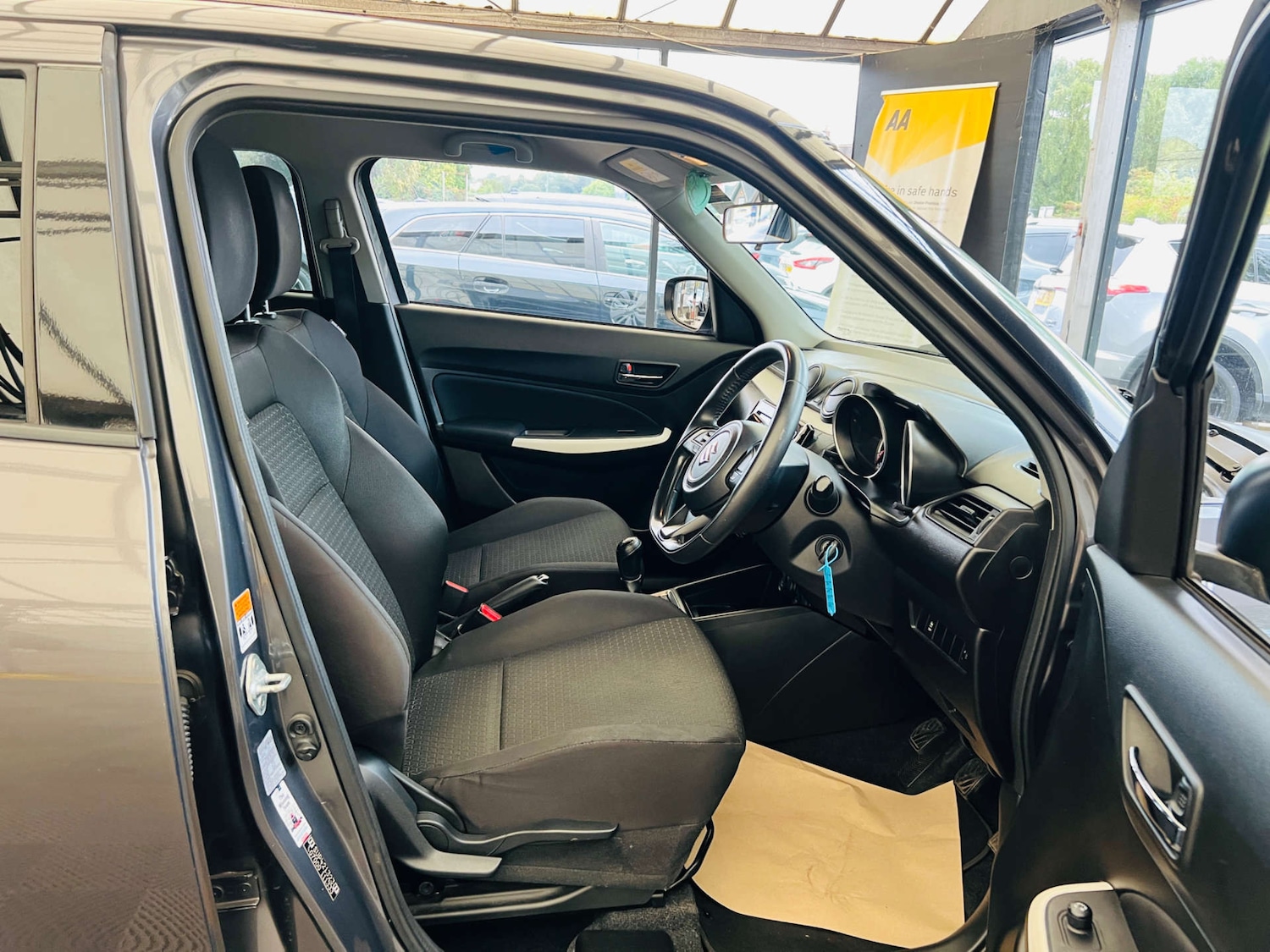 Used Suzuki Swift 2018 for sale - 76277885: Photo 9