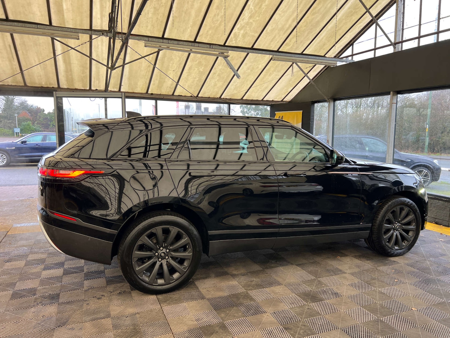 Used Land Rover Range Rover Velar 2019 for sale - 77469877: Photo 9