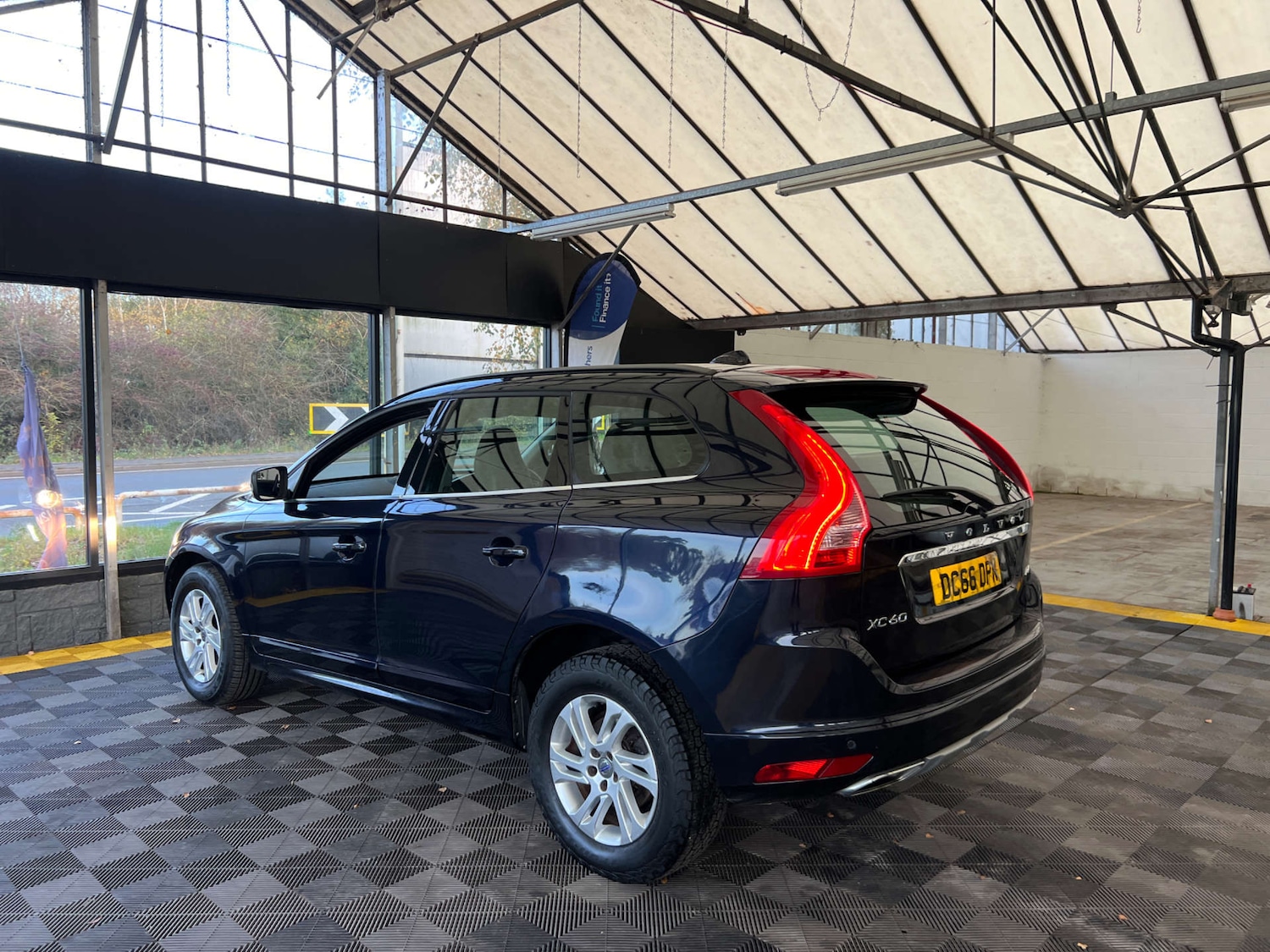 Used Volvo XC60 2016 for sale - 76571366: Photo 6