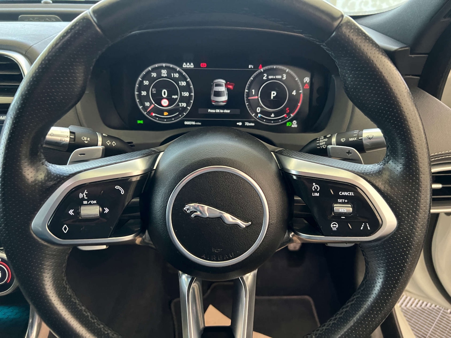 Used Jaguar XE 2020 for sale - 76940213: Photo 14