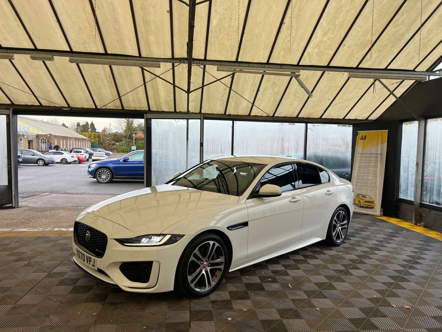 Used Jaguar XE 2020 for sale - 76940213: Photo 5