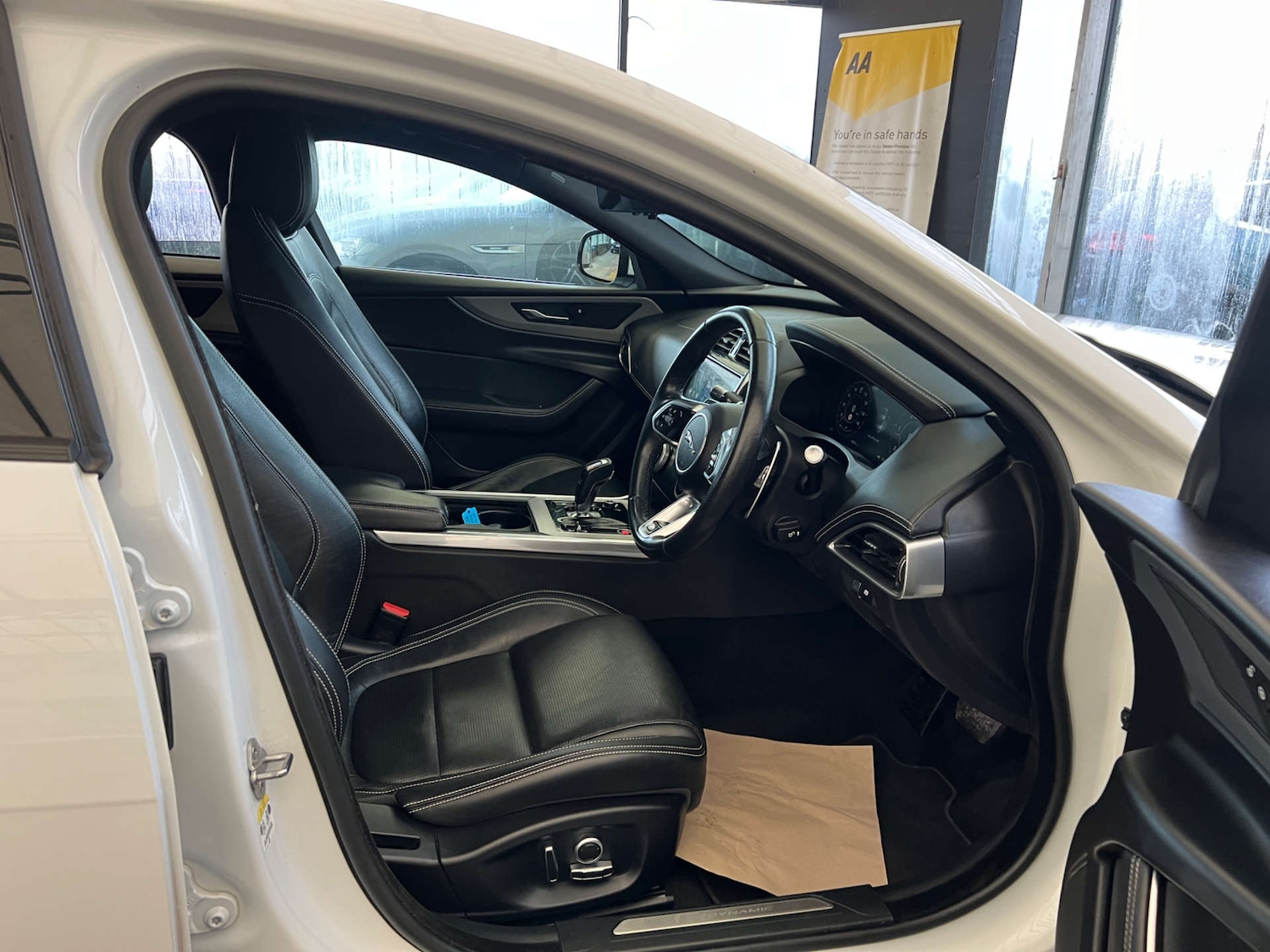 Used Jaguar XE 2020 for sale - 76940213: Photo 9