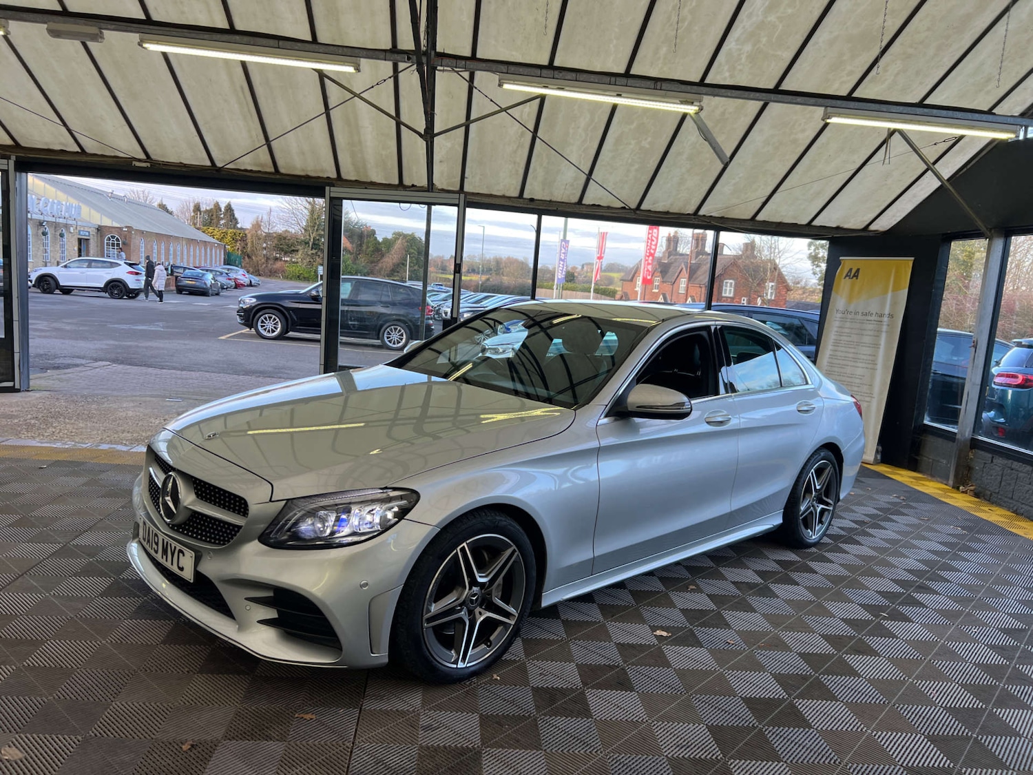 Used Mercedes-Benz C Class 2019 for sale - 77097063: Photo 4