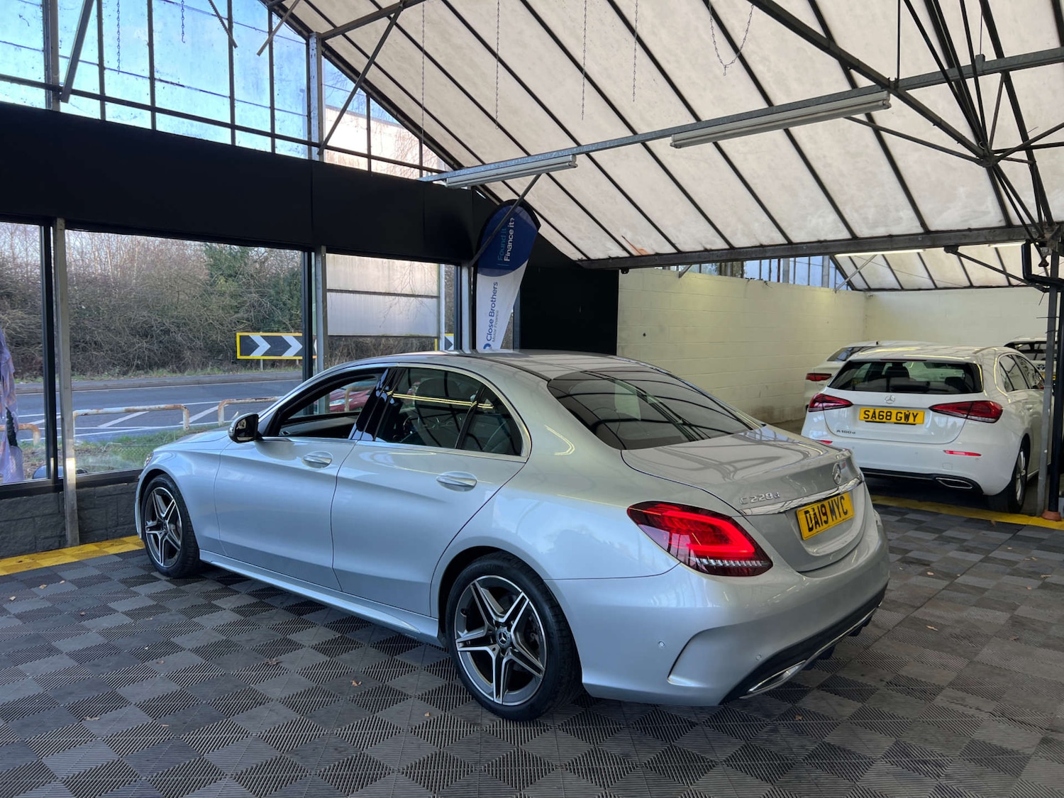 Used Mercedes-Benz C Class 2019 for sale - 77097063: Photo 5