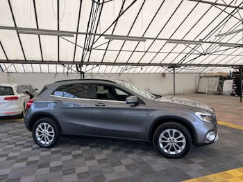 Used Mercedes-Benz GLA 2019 for sale - 79844812: Photo