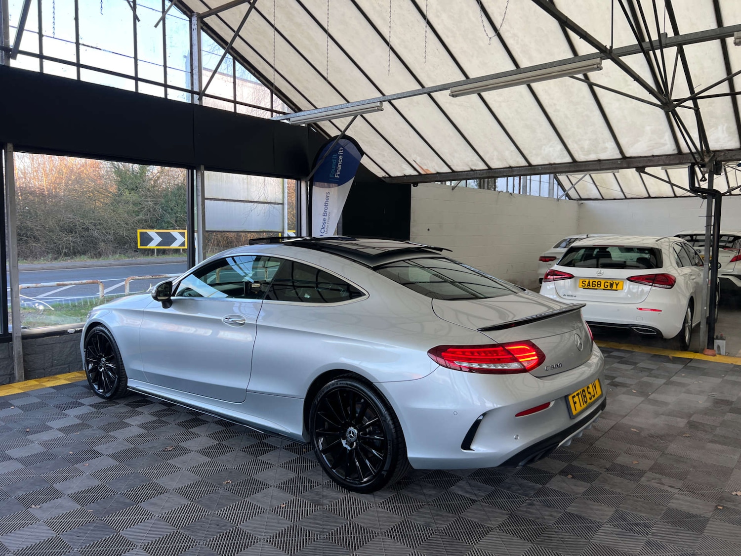 Used Mercedes-Benz C Class 2018 for sale - 77097062: Photo 4