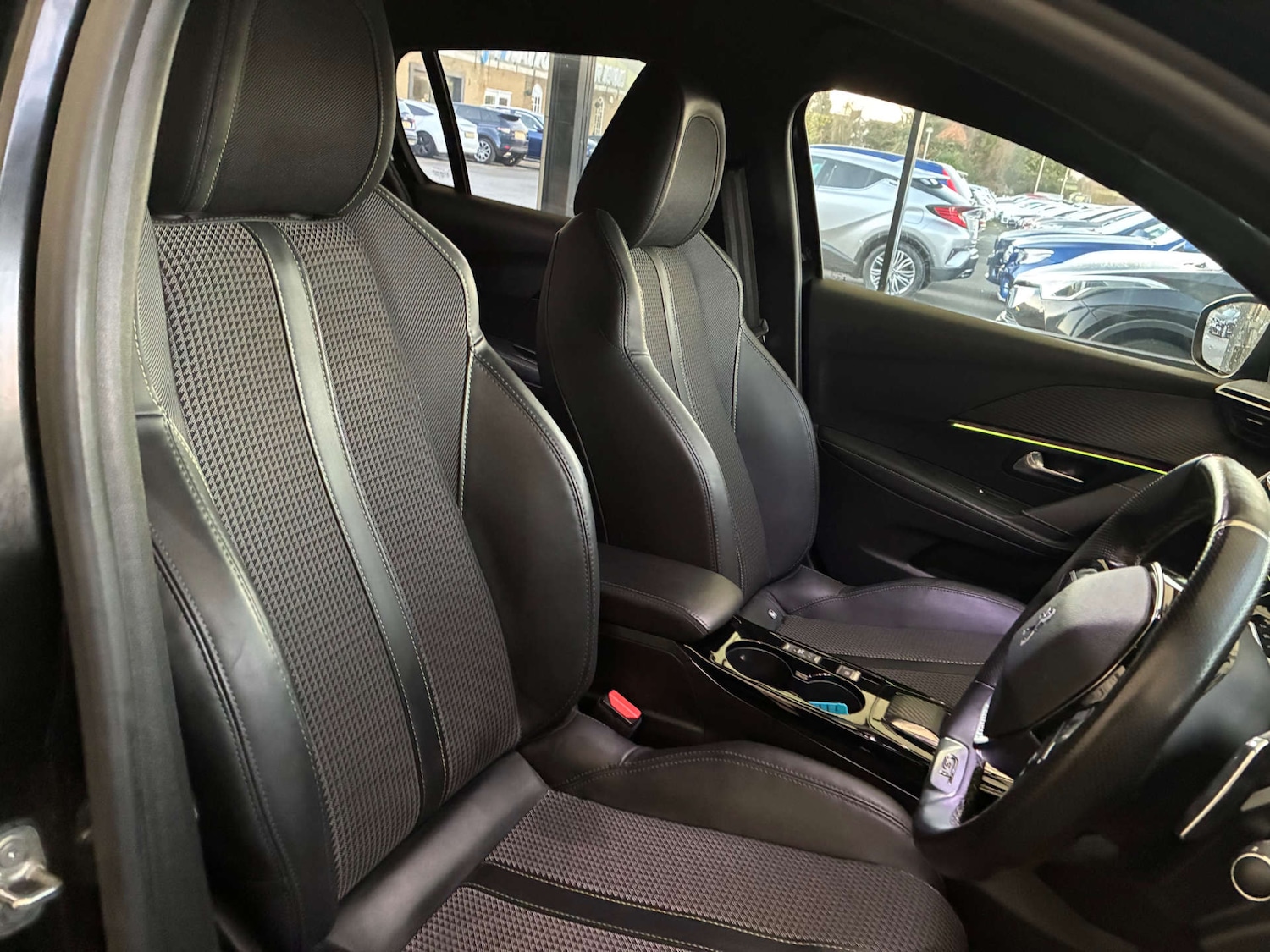 Used Peugeot 208 2023 for sale - 76699688: Photo 11