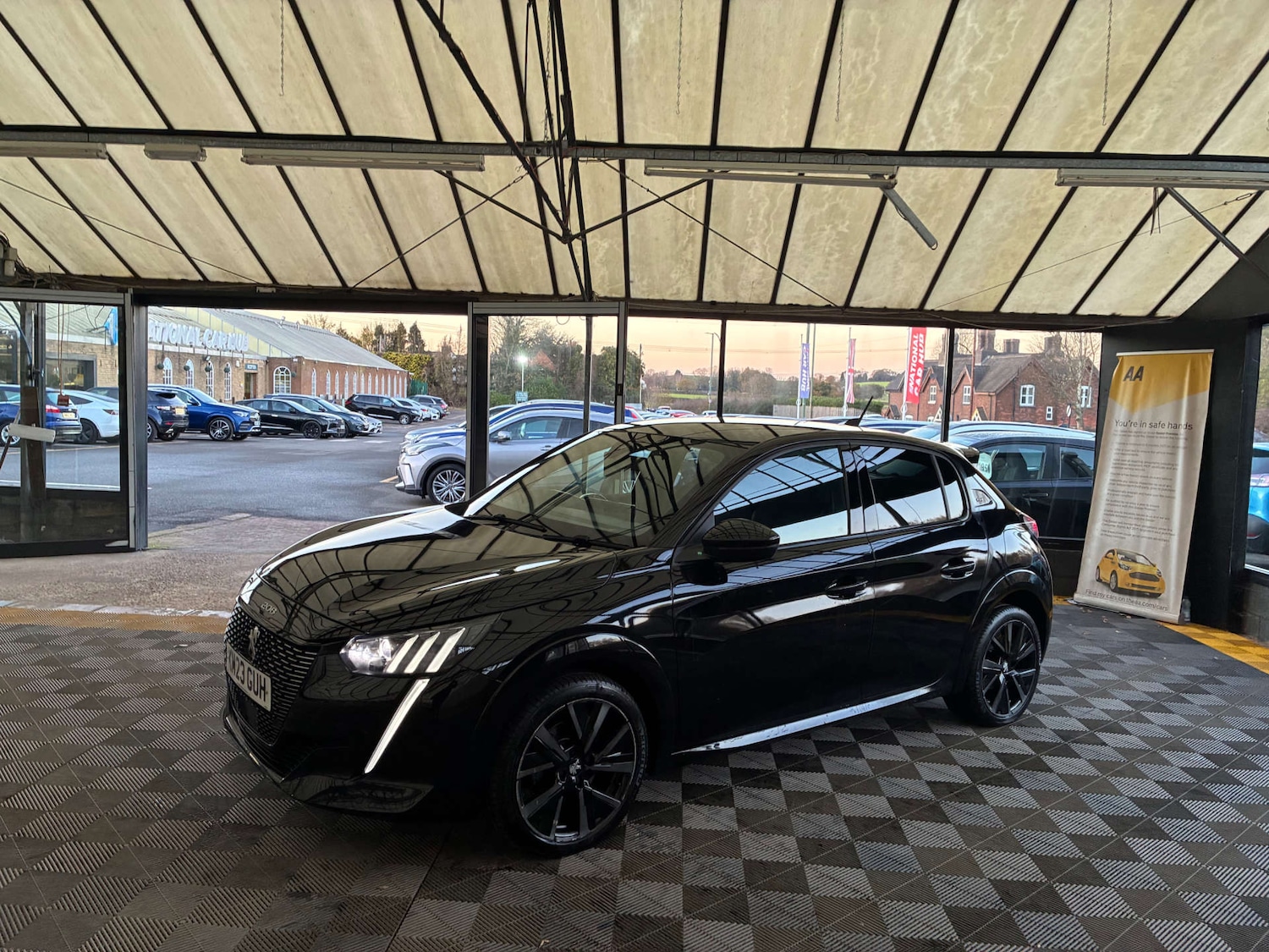 Used Peugeot 208 2023 for sale - 76699688: Photo 4