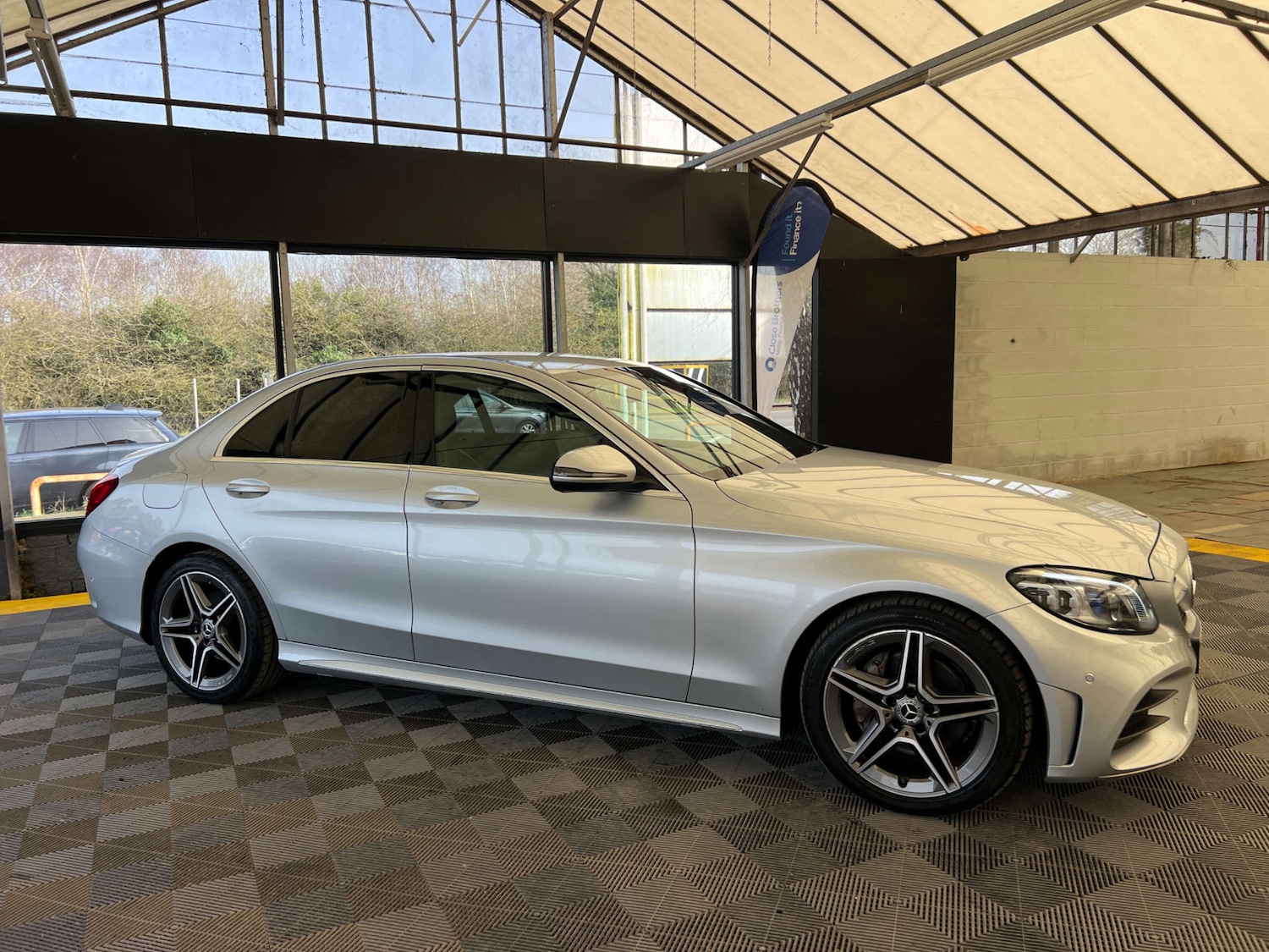 Used Mercedes-Benz C Class 2019 for sale - 77766925: Photo 3