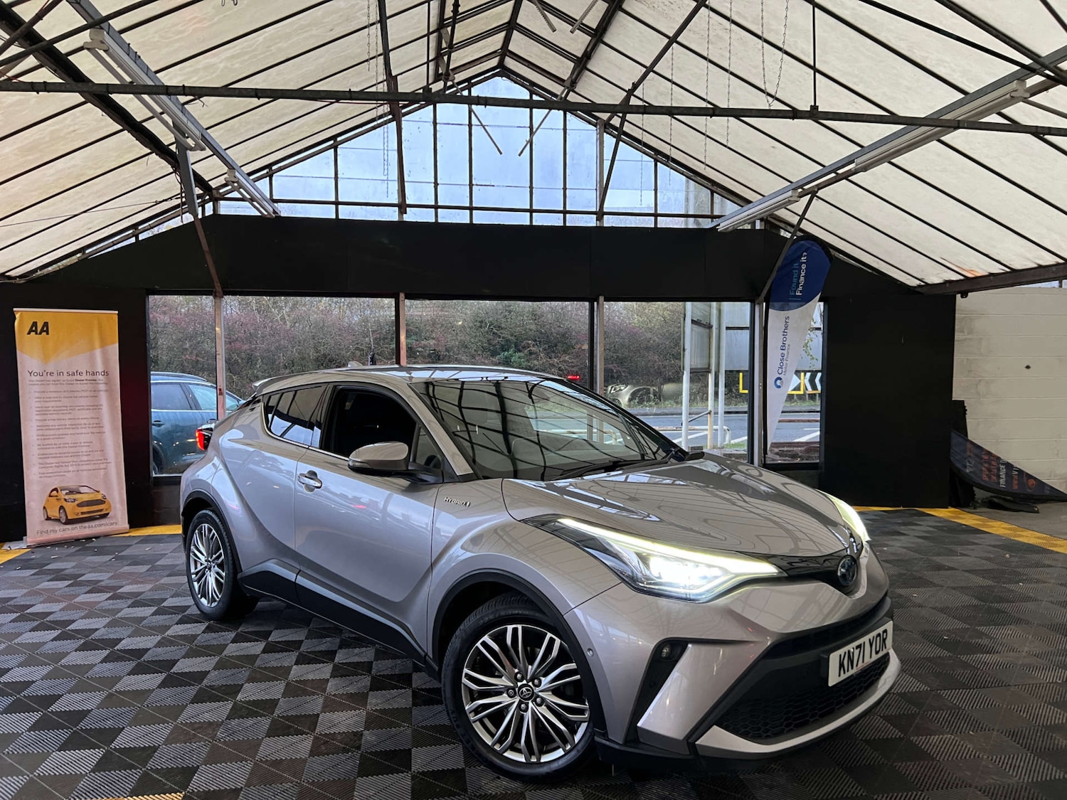 Used Toyota C-HR 2021 for sale - 76669797: Photo 1
