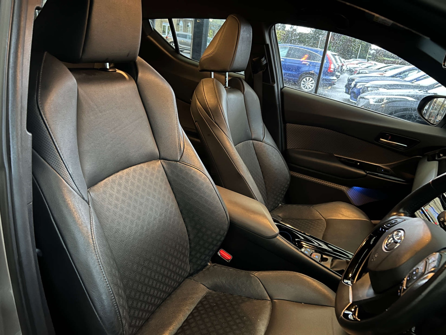 Used Toyota C-HR 2021 for sale - 76669797: Photo 11