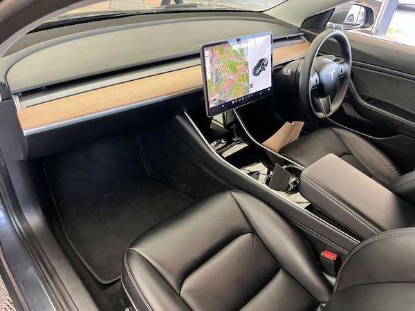 Used Tesla Model 3 2020 for sale - 76206219: Photo 19