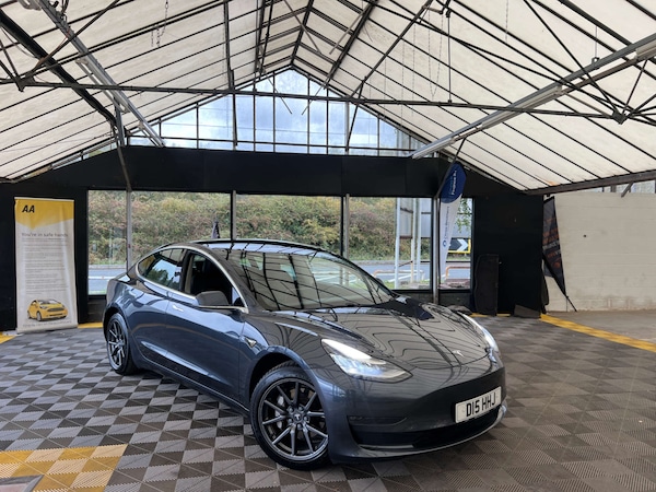 Used Tesla Model 3 2020 for sale - 76206219: Photo 1